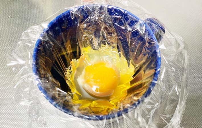 レンジで卵焼きを作る写真