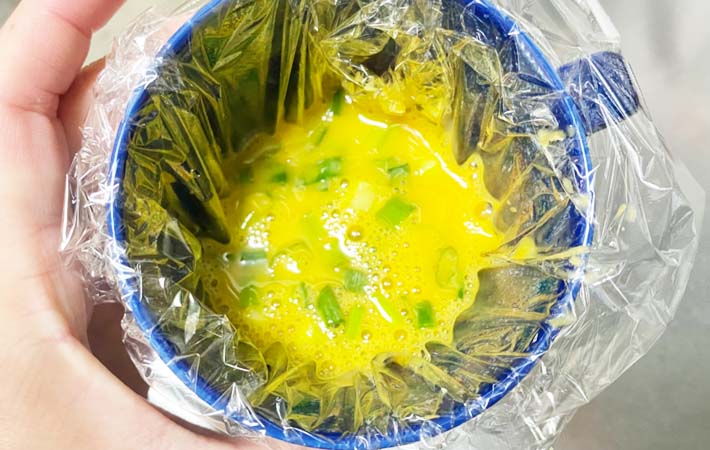 レンジで卵焼きを作る写真