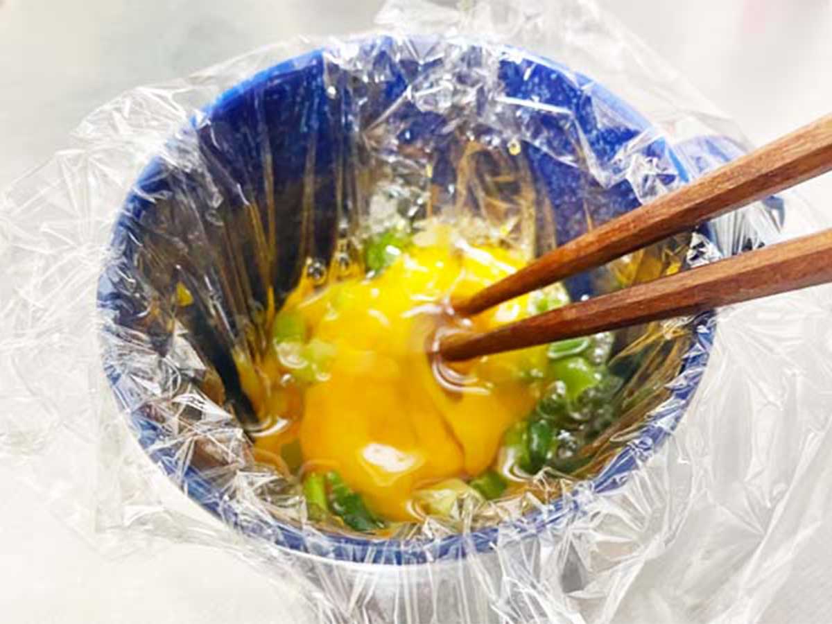 卵焼き作りの写真