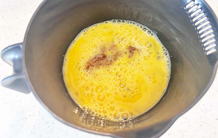 『なめたけ玉子焼き』を作る写真