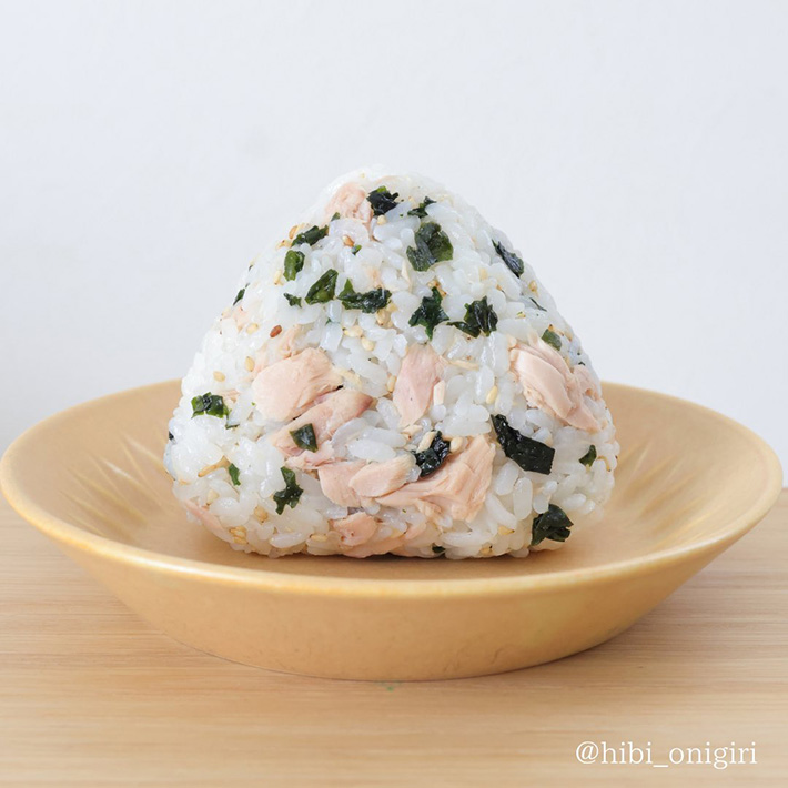 ワカメご飯おにぎり