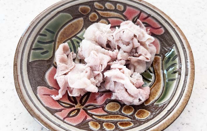 豚肉を湯通しした写真