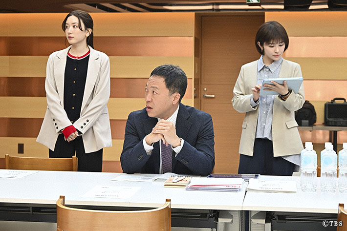『キャスター』場面写真