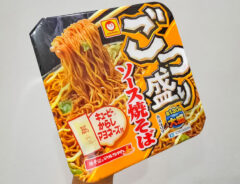 『カップ焼きそば』の写真