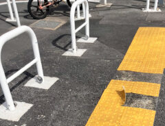 点字ブロックの写真