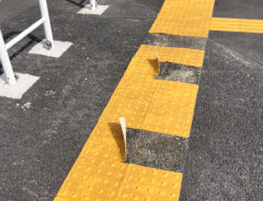 点字ブロックの写真