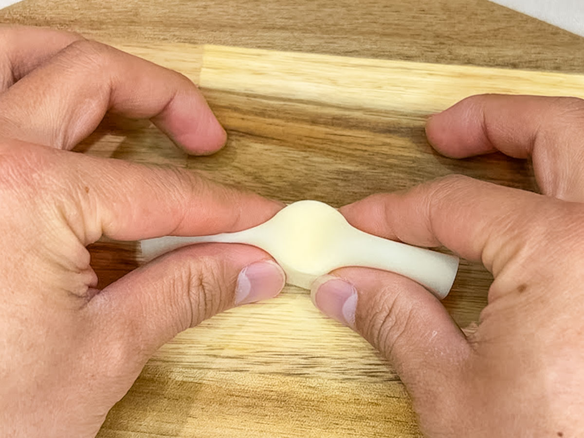 『揚げチーズキャンディ』を作る写真