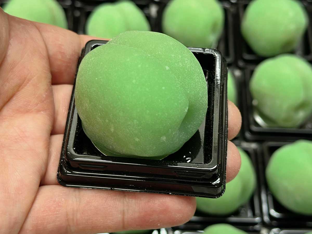青梅の生菓子