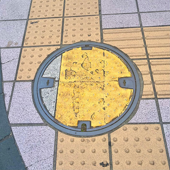 食べ物に見える地面の写真