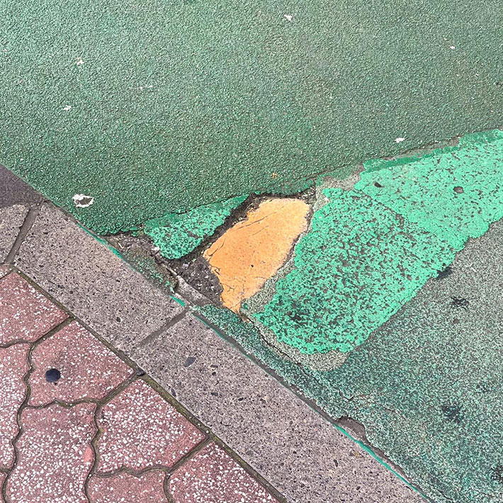 食べ物に見える地面の写真