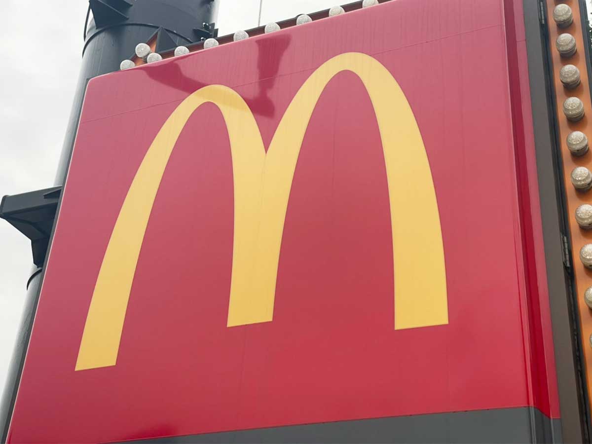 マクドナルドのロゴ