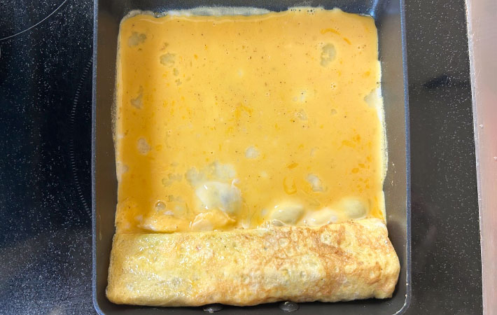 『アスパラ入り玉子焼き』を作る写真