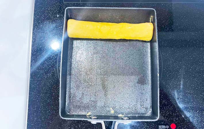 『目玉焼きみたいな卵焼き』を作る写真
