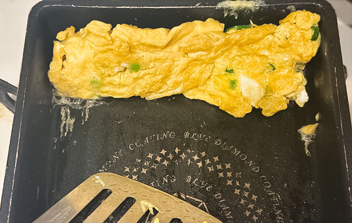 オイスターソース卵焼きを作る写真