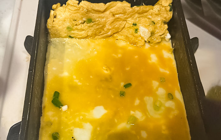 オイスターソース卵焼きを作る写真