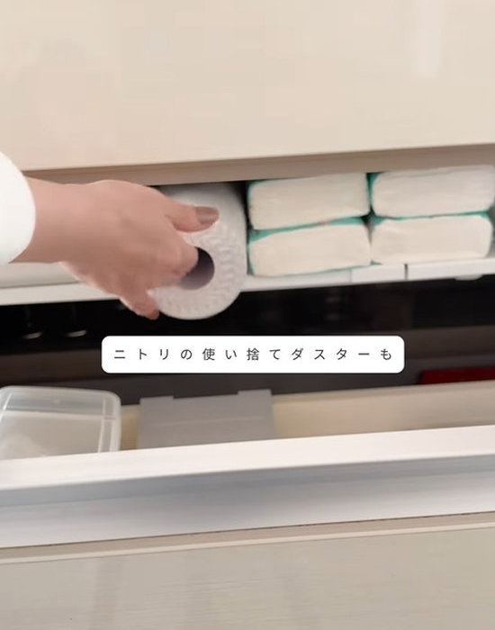 収納にダスターを入れている様子