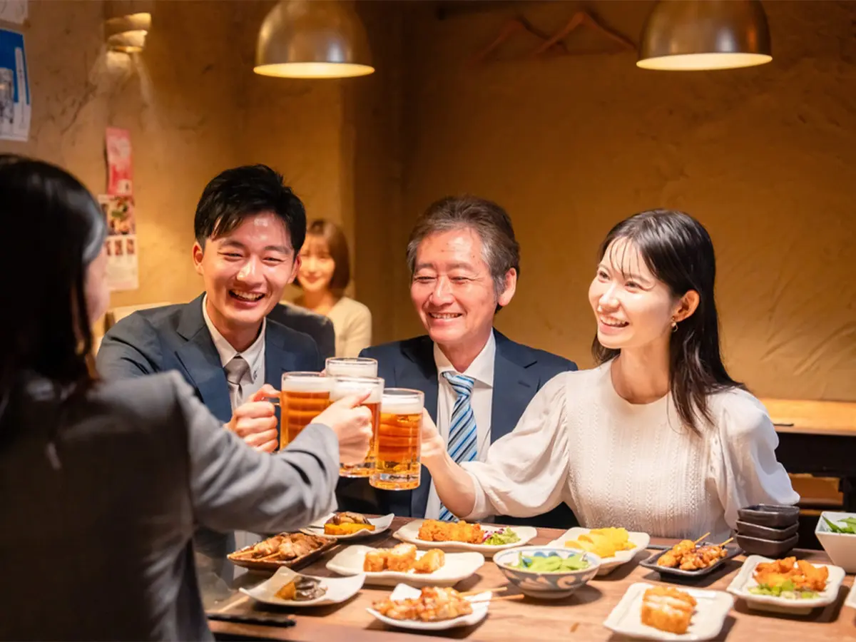 飲み会のマナーは社会人の常識!新人が会食で注意すべき6つのポイント
