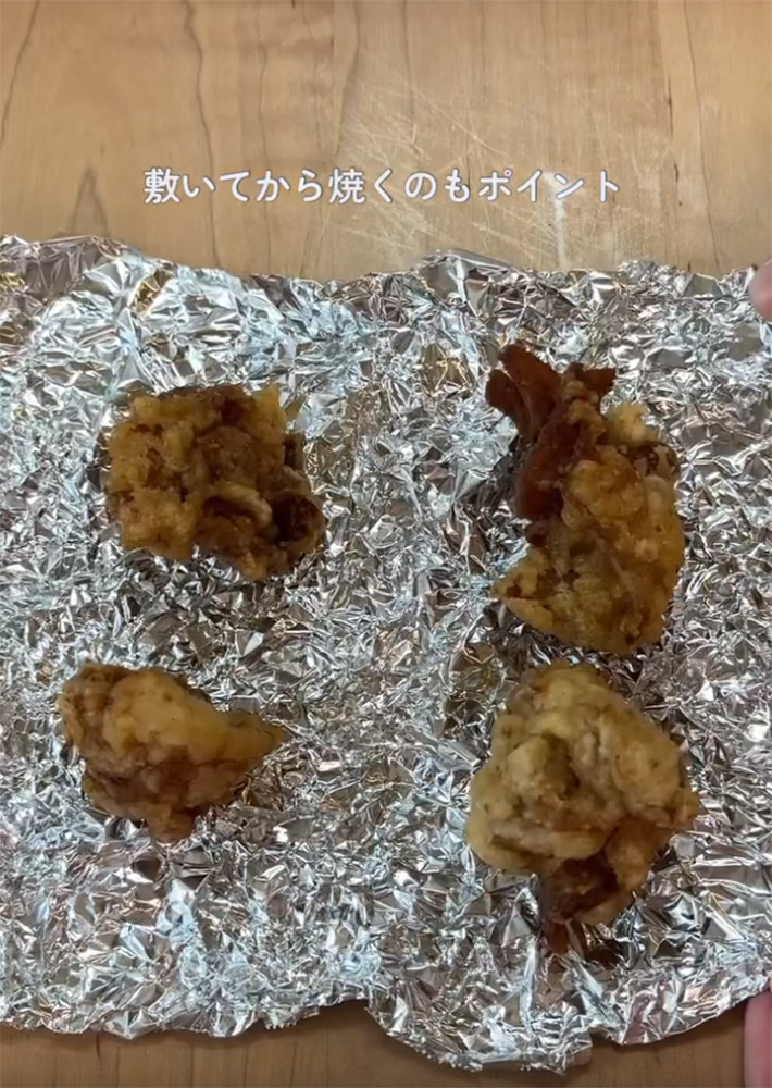 あいこ（aiko_kurashi）さんが紹介した、お惣菜の揚げ物をさらにおいしく食べる方法