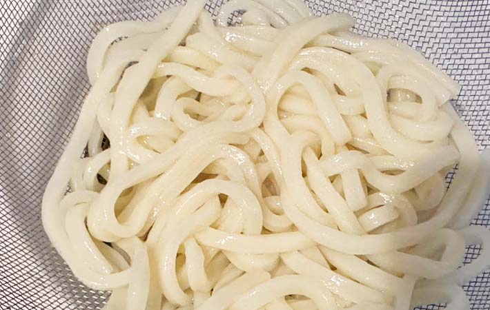 『シャリシャリトマトうどん』を作る写真