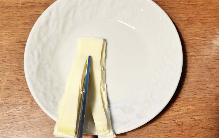 『ちくわでチータラ風』を作る写真