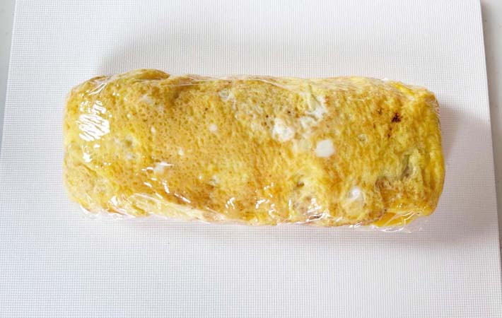 『大葉とチーズ入り卵焼き』を作る写真