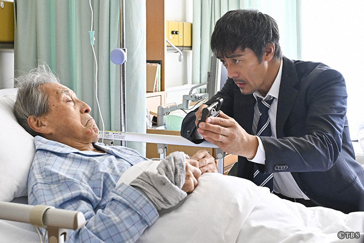 『キャスター』場面写真