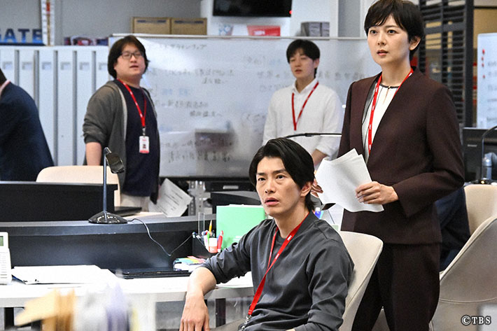 『キャスター』場面写真