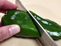 ピーマンの肉詰め