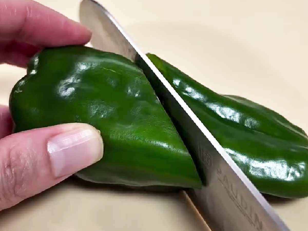 ピーマンの肉詰め