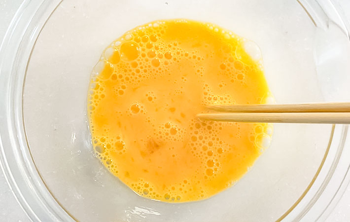 ハチミツ玉子焼きを作る写真