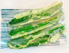 『塩昆布きゅうり』を作る写真