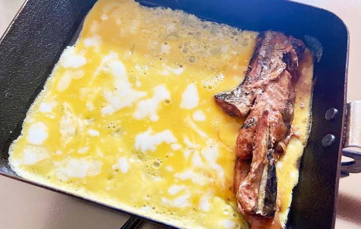 『う巻き風の玉子焼き』を作る写真