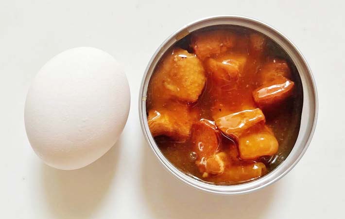 『焼き鳥缶で作る親子丼』の材料写真