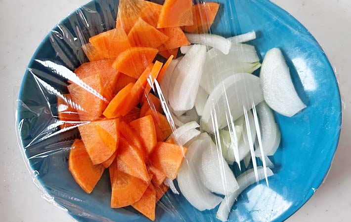 『ポテトサラダが大活躍！カリふわ春巻き』を作る写真