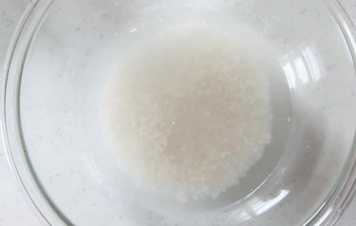 『金の豚角煮とほうじ茶で炊き込みご飯』を作る写真