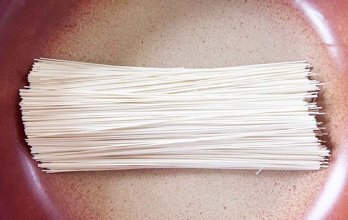 そうめん衣唐揚げを作る写真
