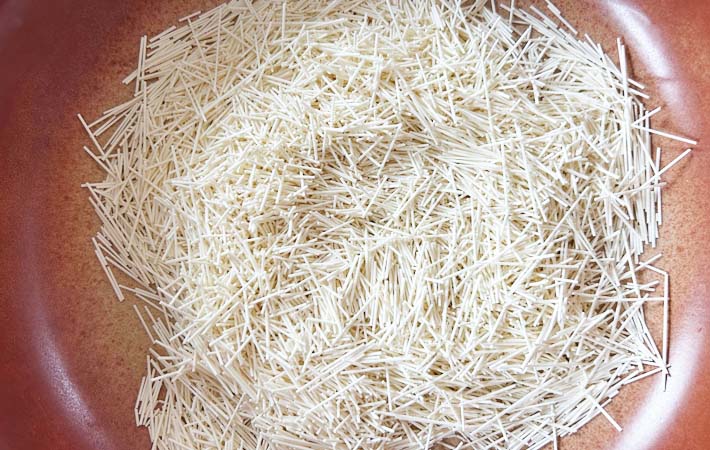 そうめん衣唐揚げを作る写真