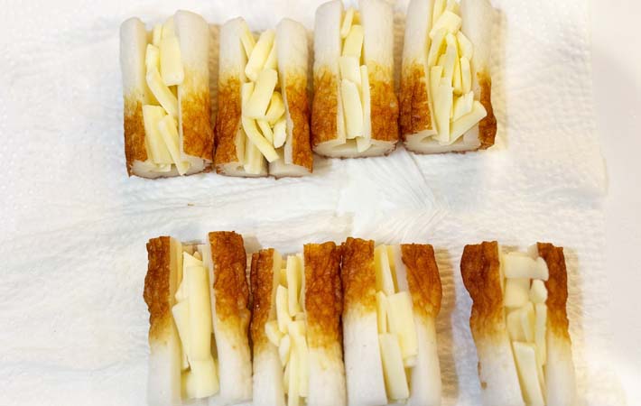 『ちくわの肉巻き』を作る写真