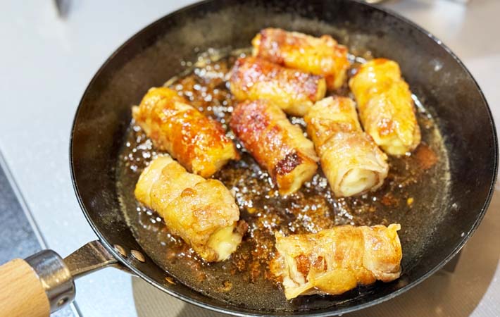 『ちくわの肉巻き』を作る写真