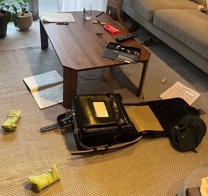散乱した部屋