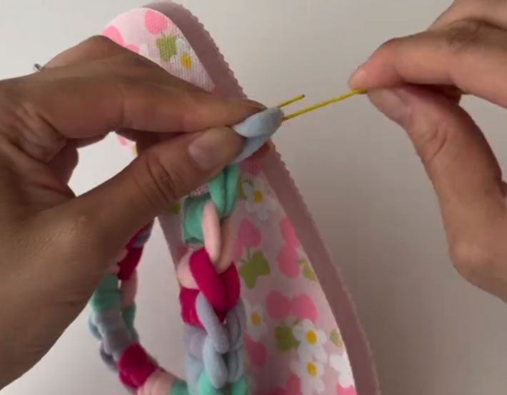 針金にヘアゴムを引っかける