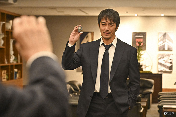 『キャスター』場面写真