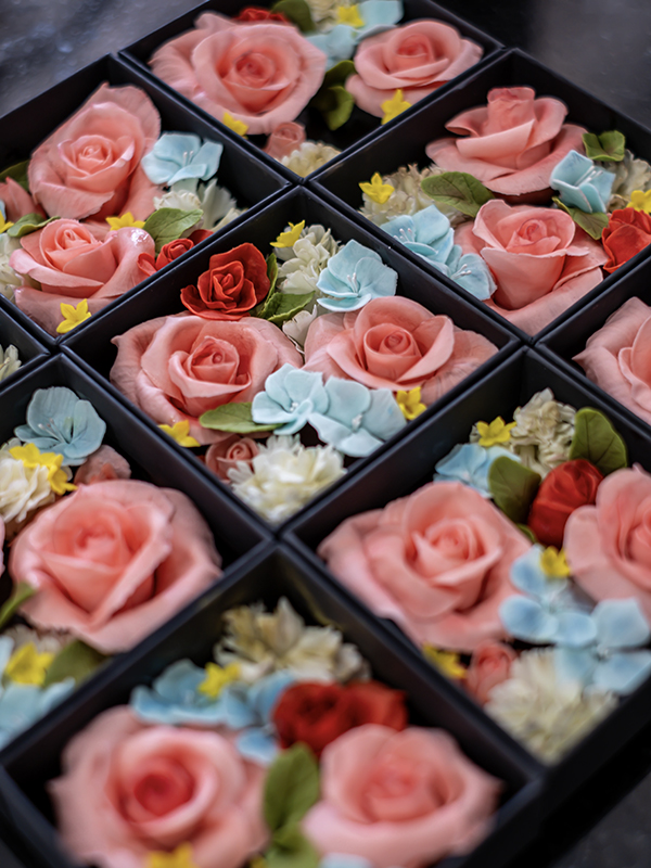 砂糖で作った『花の弁当』の写真