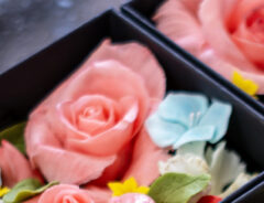 砂糖で作った『花の弁当』の写真