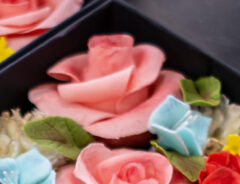 砂糖で作った『花の弁当』の写真