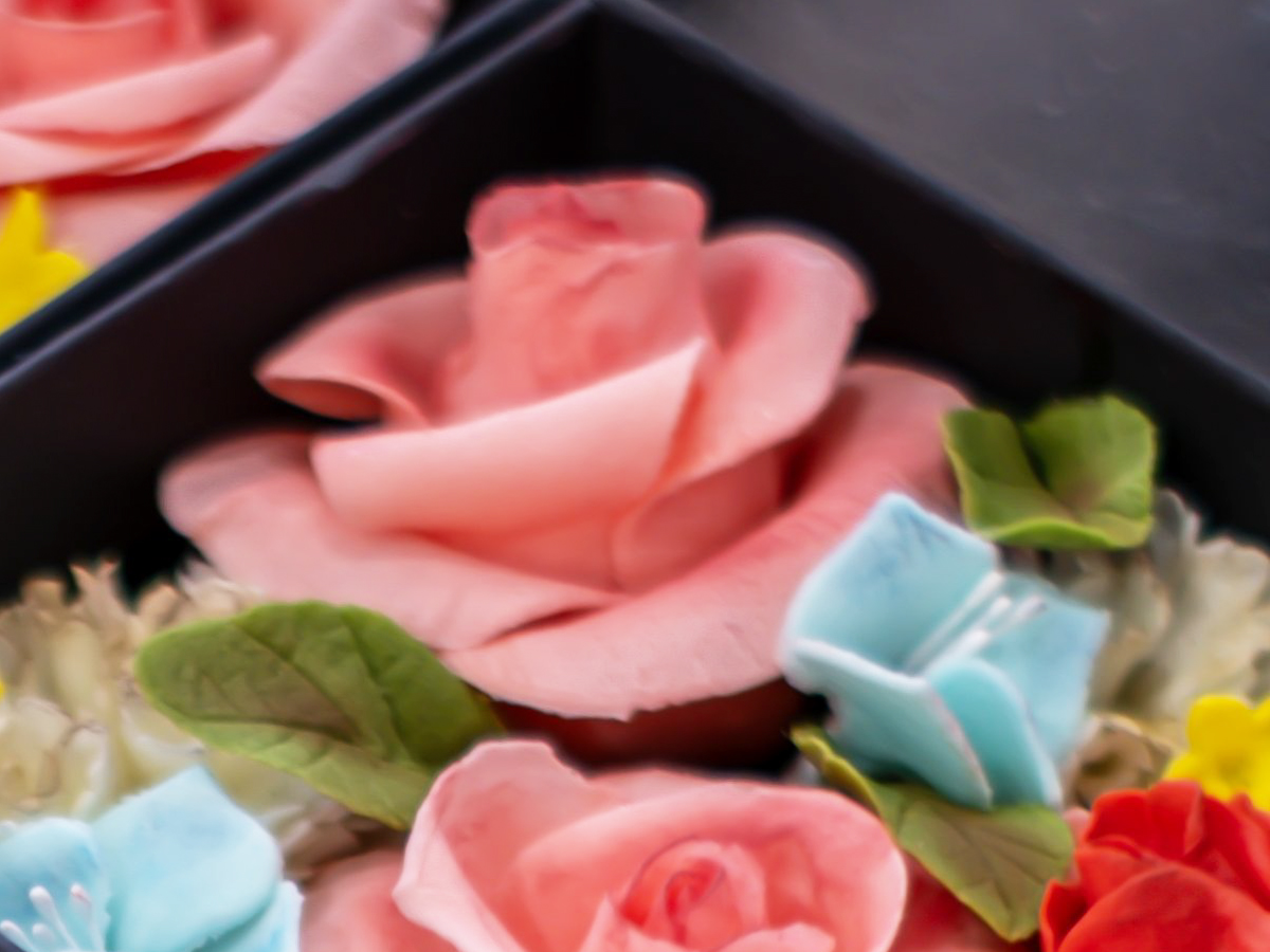 砂糖で作った『花の弁当』の写真
