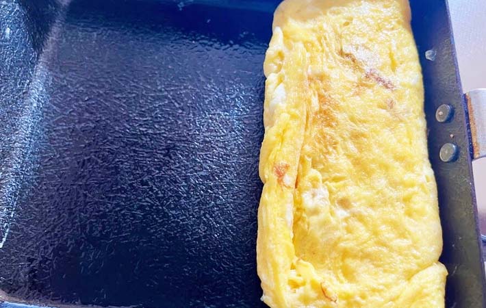 『練乳玉子焼き』を作る写真