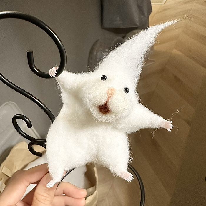 ハムスターの羊毛フェルト作品の写真