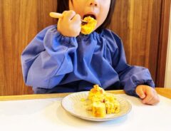 『コーン玉子焼き』を食べる写真
