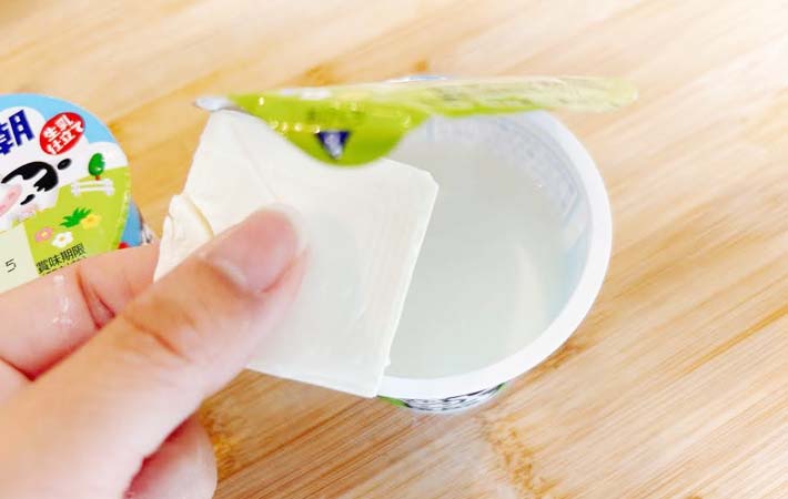『カップヨーグルトチーズケーキ』を作る写真